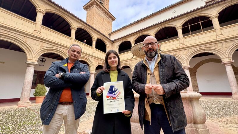 Club de lectura para jóvenes en la biblioteca Municipal