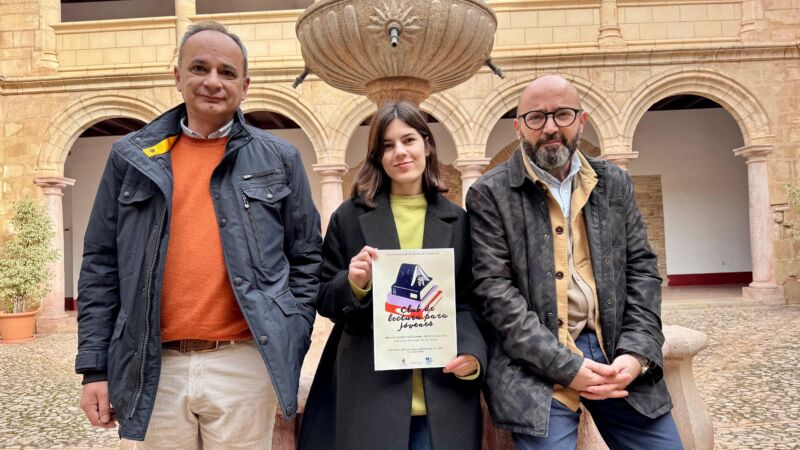 Club de lectura para jóvenes en la biblioteca Municipal