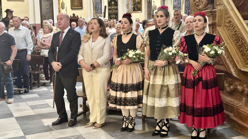 Ofrenda floral a la Virgen de los Remedios